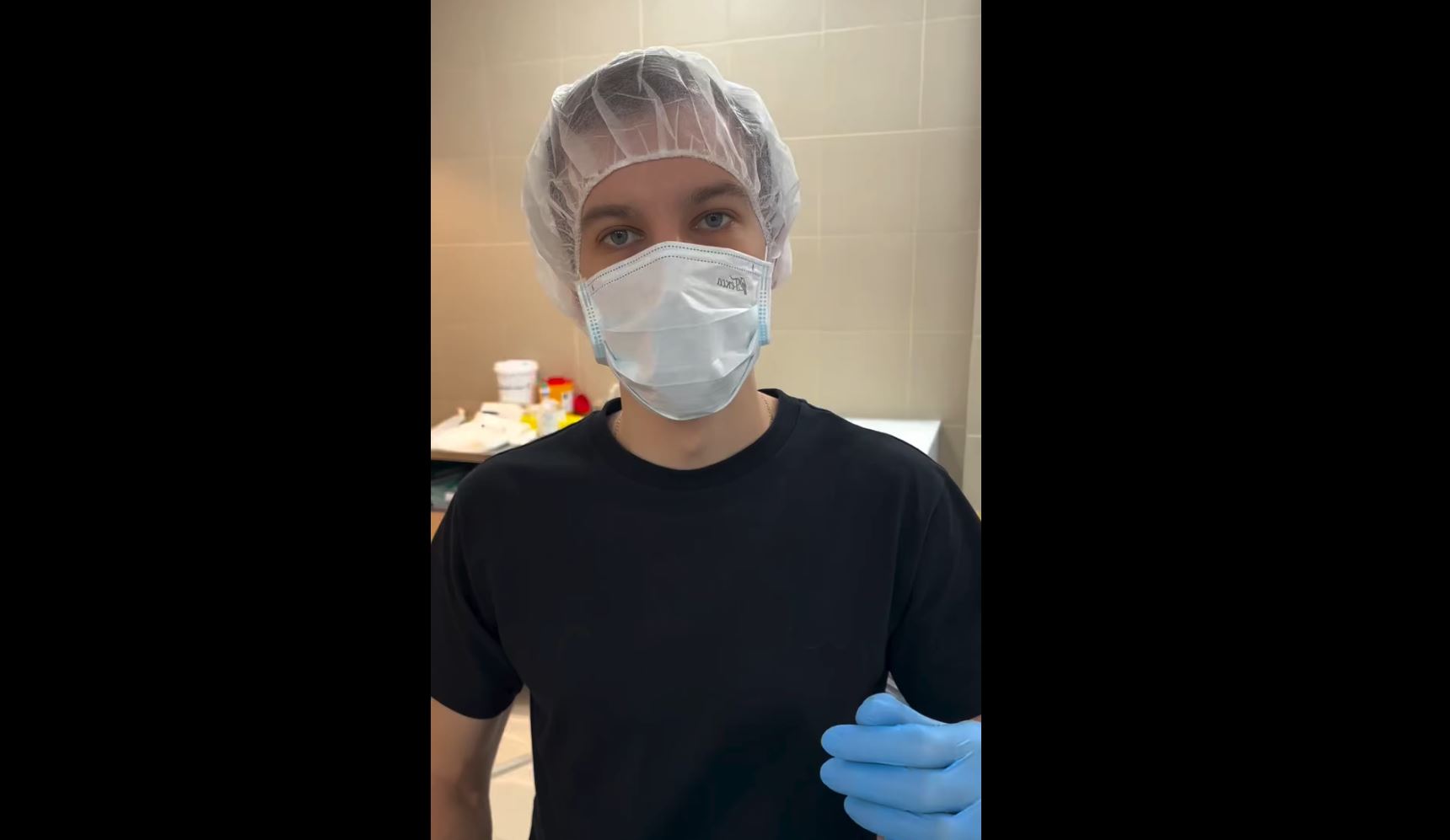 Завершил такую операцию как,  липосакция подбородка и овала лица.