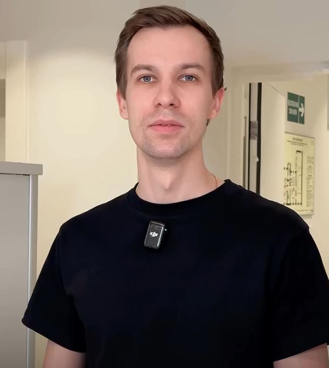 Сегодня у меня и моей пациентки непростая задача, после лактации и похудения, у нее птозированные молочные железы, то есть молочные железы опустились. 