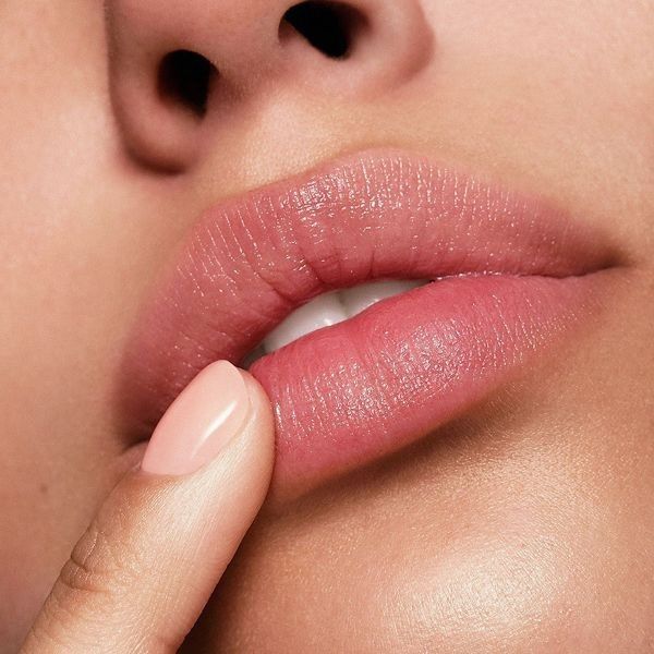 Контурная пластика губ