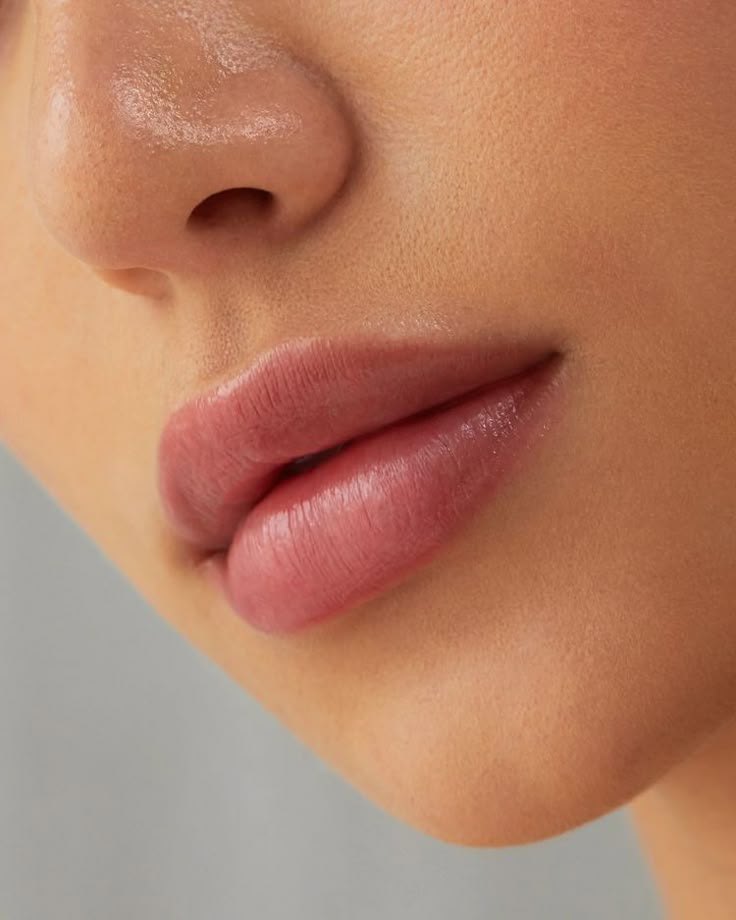 Контурная пластика губ