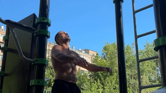 Спорт помогает мне быть в хорошей физической форме, а кроме того он воспитывает характер и силу воли, способствуют укреплению здоровья. 