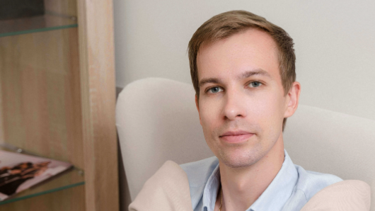 Решиться на пластическую операцию — дело не минутное. У некоторых пациентов на это уходят годы.