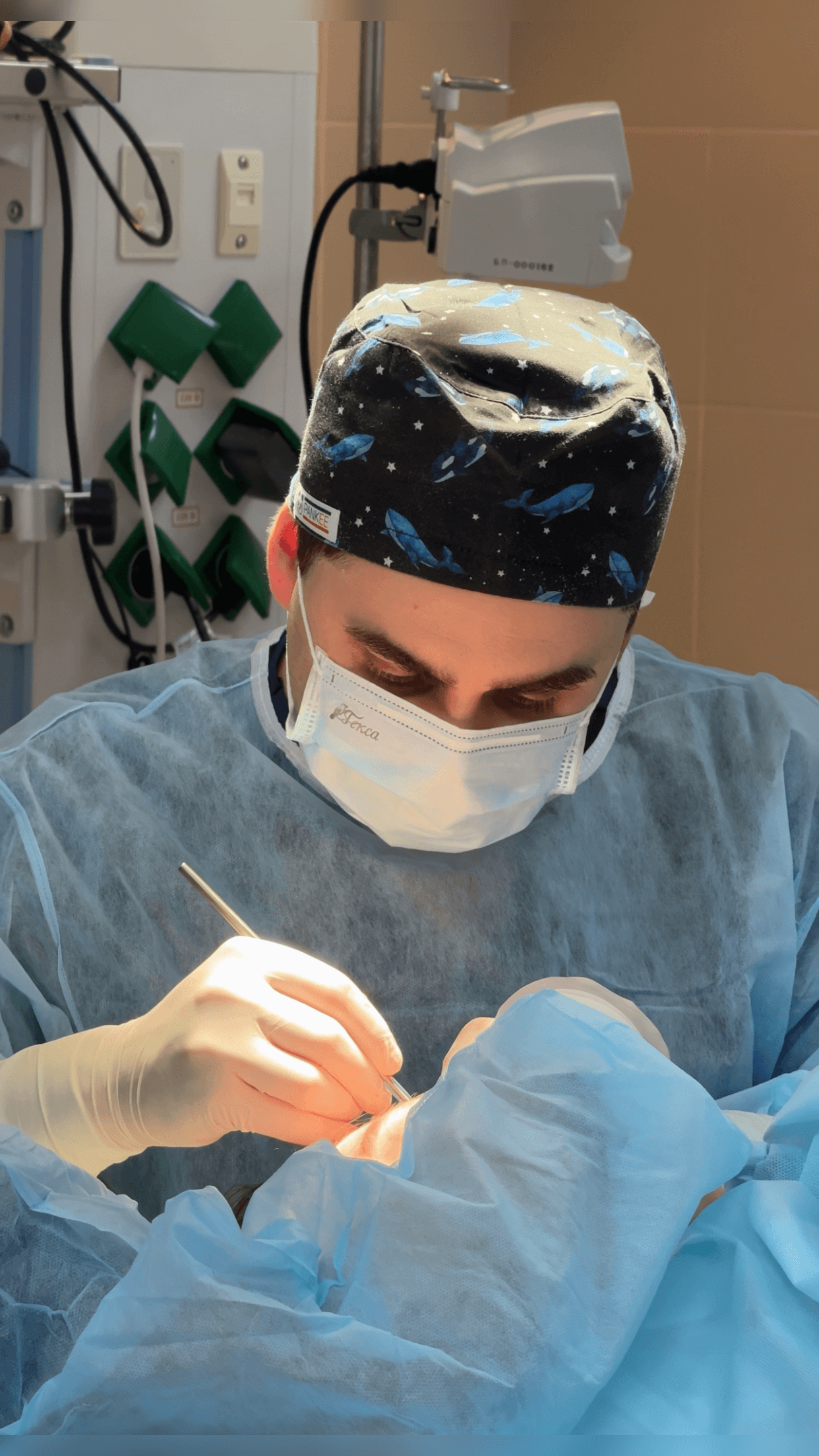 Делаю пациентку красивее и моложе! 