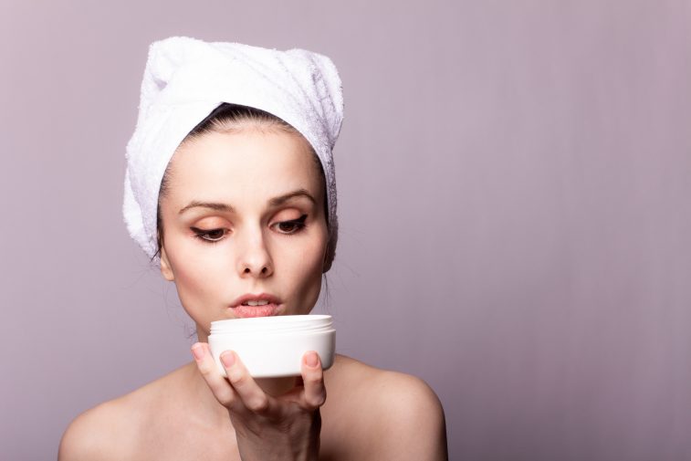 Микроиглы в креме: волшебство или правда? Как работают спикулы и что реально могут