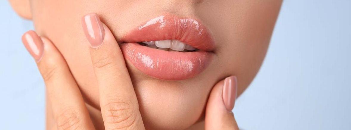Контурная пластика губ